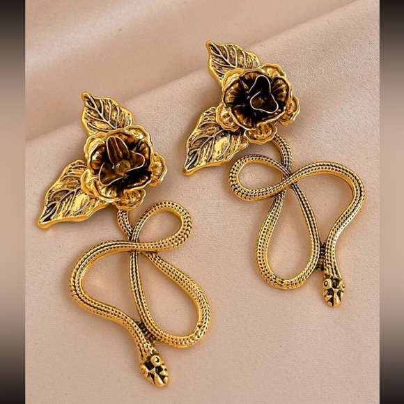 🐍 Awesome Large Metallic Serpent Snake Floral Flower Rose Stud Earrings 🌸 - Picture 3 of 4